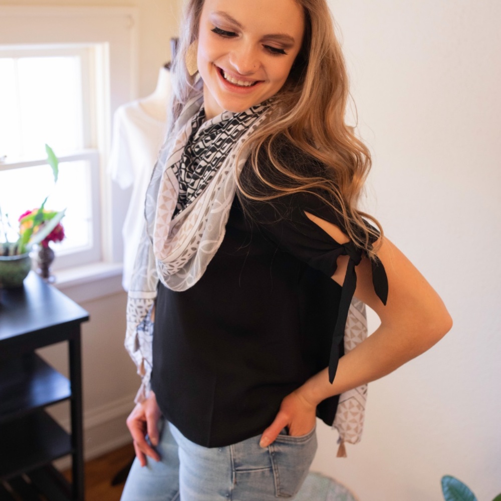 Geo Print Fringe Scarf